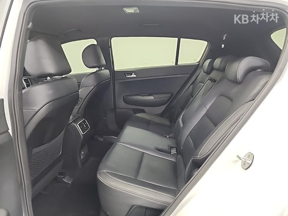 Киа Sportage 더 볼드2.0 Бензин 2WD Престиж - 12