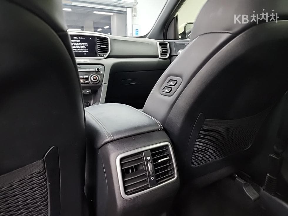 Киа Sportage 더 볼드2.0 Бензин 2WD Престиж - 13