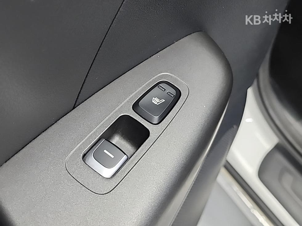 Киа Sportage 더 볼드2.0 Бензин 2WD Престиж - 14