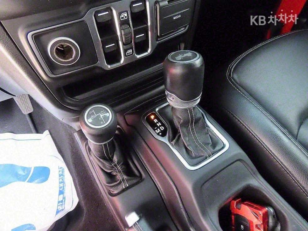 지프 랭글러 (JL)2.0 오버랜드 4도어 파워Товарна надстройка Стандартен - 9