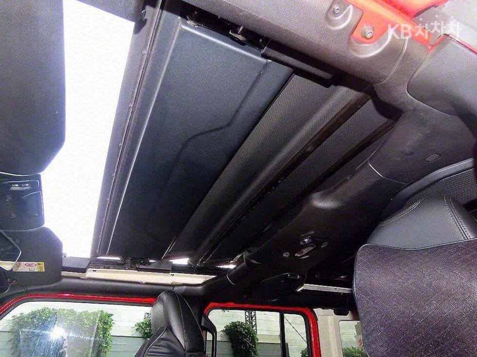 지프 랭글러 (JL)2.0 오버랜드 4도어 파워Товарна надстройка Стандартен - 15