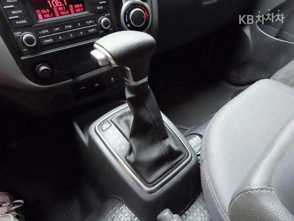 Киа The New (фейслифт) Бонго 3 (лек)1 тон Двойна Кабина Удължено междуосие 2WD L - 10