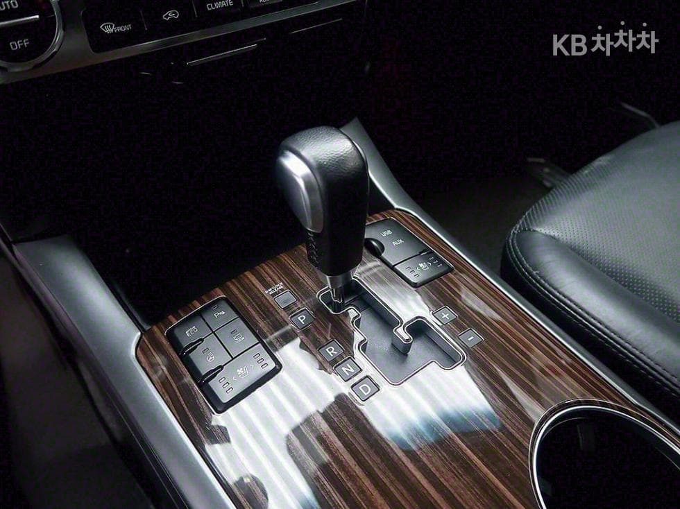 Киа The New (фейслифт) Mohave4x4 President 7-местен (Лимузин) - 10