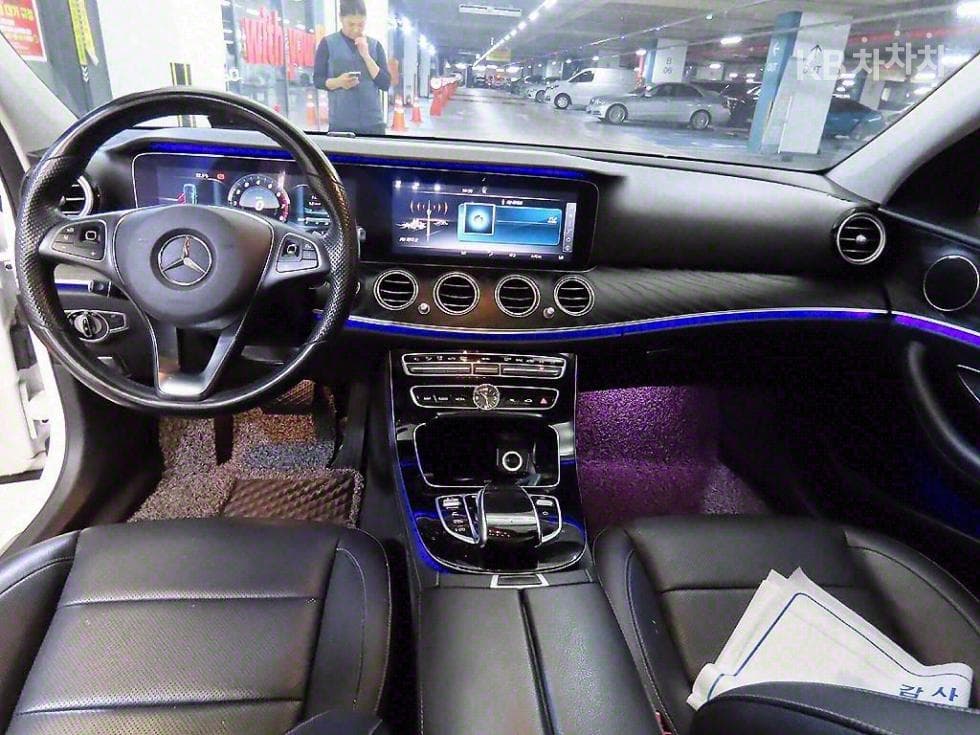 Mercedes-Benz E-Клас (W213)E300 4Matic Avantgarde - 10