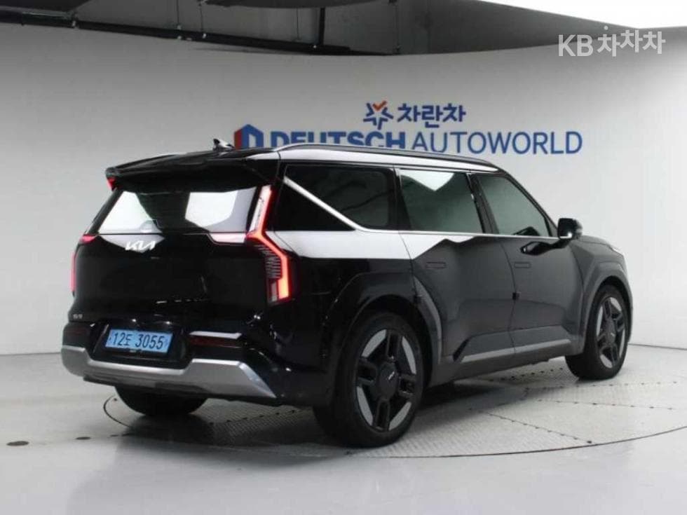 Kia EV9 AWD Earth - Image 2