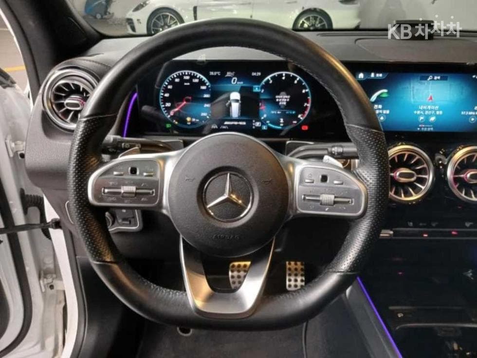 Mercedes-Benz GLB(X247)M-AMG GLB 35 4Matic - 11