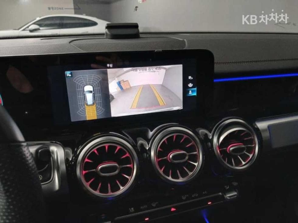Mercedes-Benz GLB(X247)M-AMG GLB 35 4Matic - 14