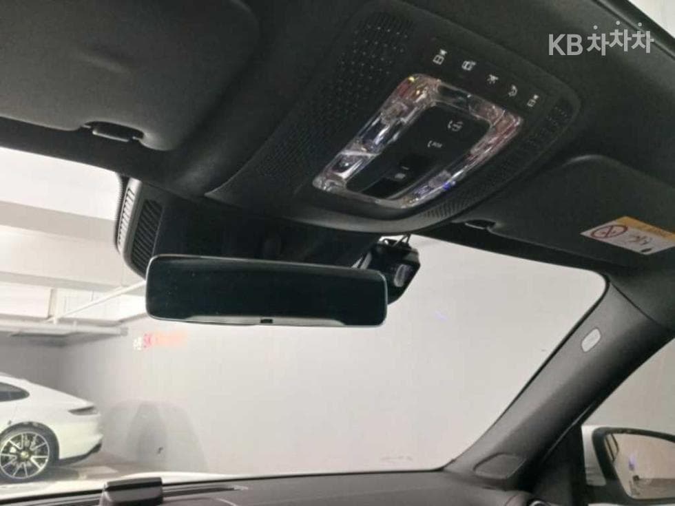 Mercedes-Benz GLB(X247)M-AMG GLB 35 4Matic - 16