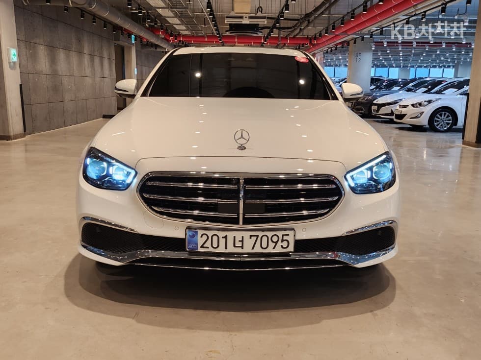 Mercedes-Benz E-Class (W213)E250 Exclusive - 2