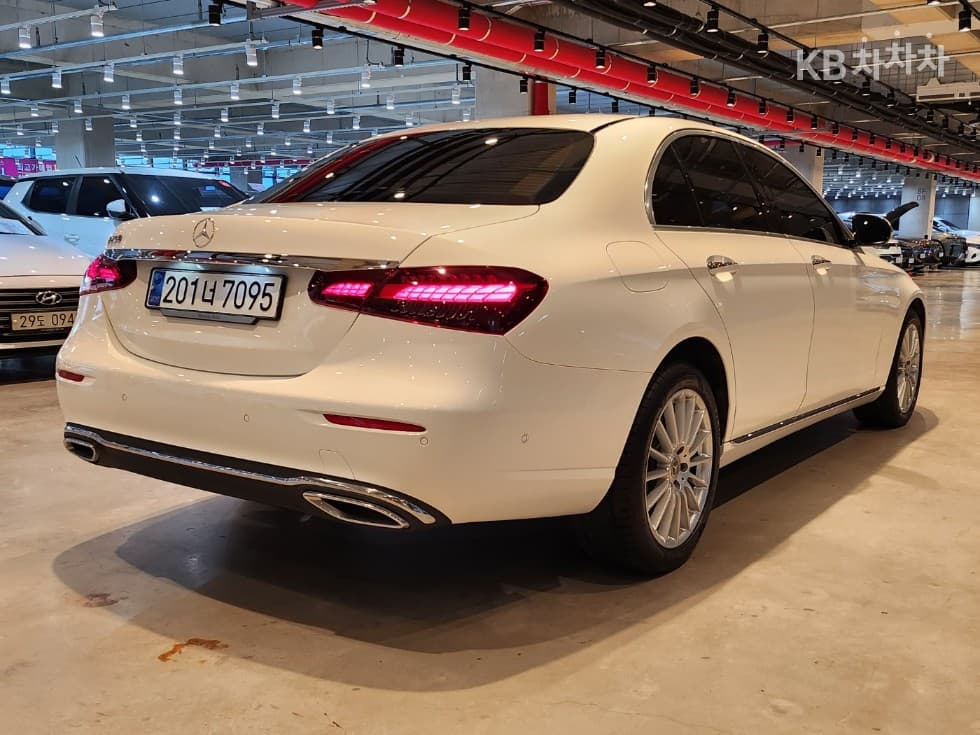 Mercedes-Benz E-Class (W213)E250 Exclusive - 4