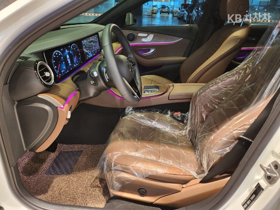 Mercedes-Benz E-Class (W213)E250 Exclusive - 8