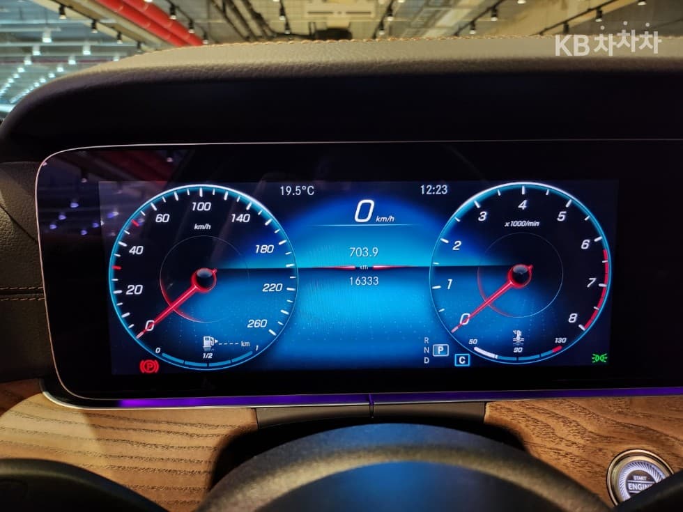 Mercedes-Benz E-Class (W213)E250 Exclusive - 15