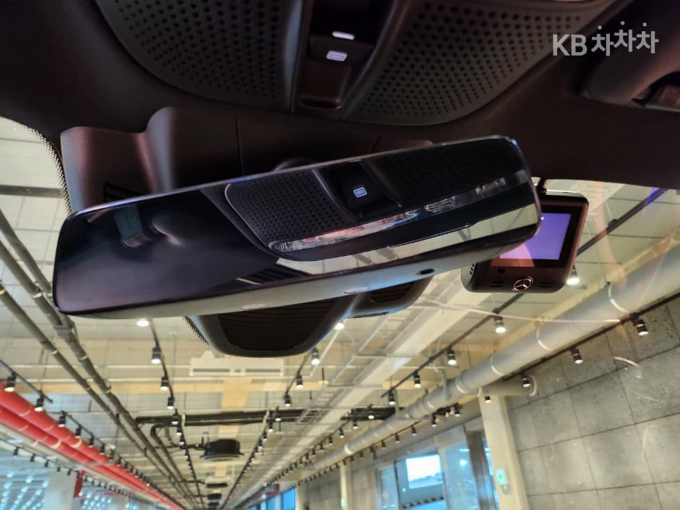 Mercedes-Benz E-Class (W213)E250 Exclusive - 21