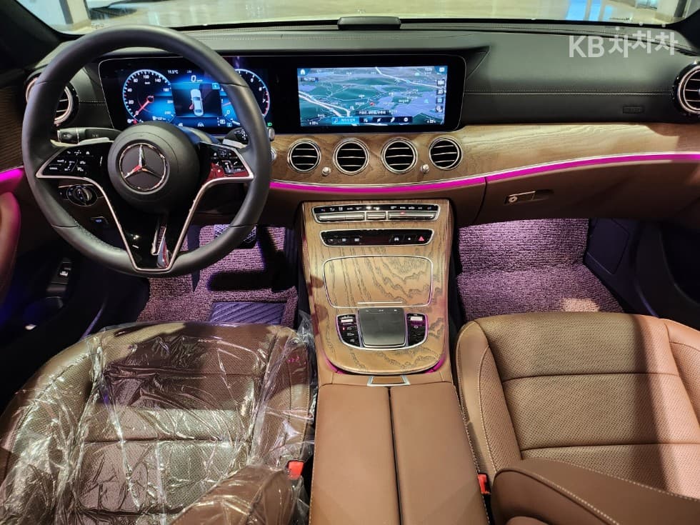 Mercedes-Benz E-Class (W213)E250 Exclusive - 22