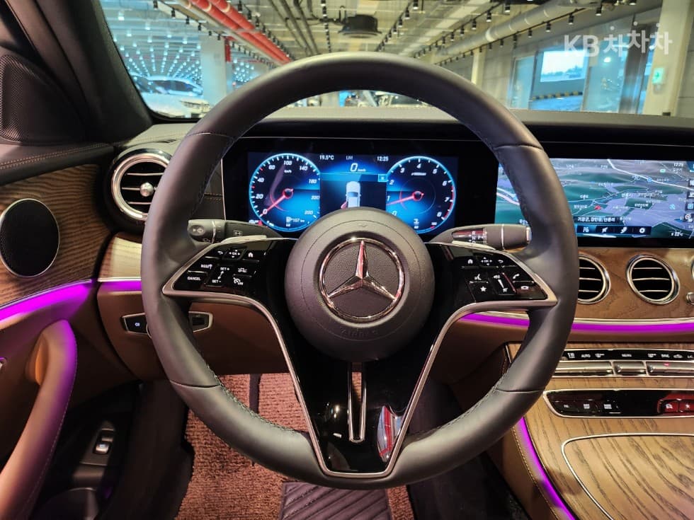 Mercedes-Benz E-Class (W213)E250 Exclusive - 23