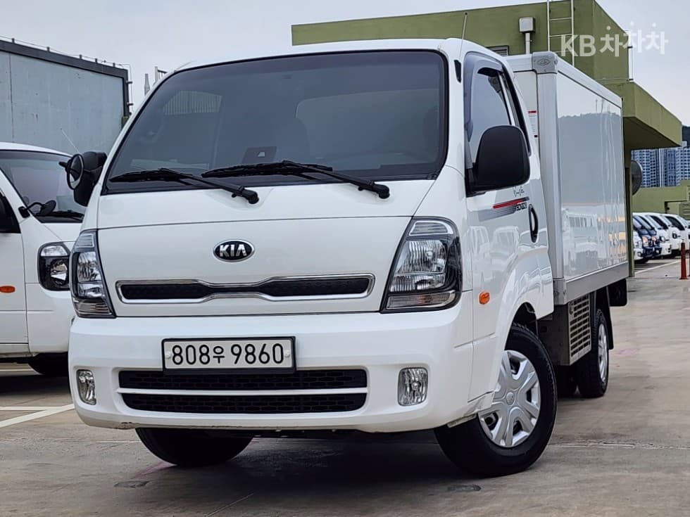Киа The New (фейслифт) Бонго 3 (лек) 냉동Товарна надстройка차 1 тон 저상형 Королевска кабина Удължено междуосие LБазов - Image 1