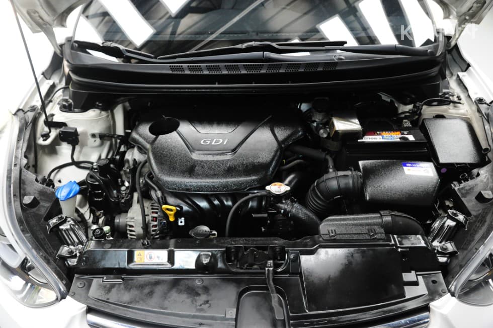 Хюндай The New (фейслифт) Avante (Elantra)1.6 GDi Modern Стандартен - 6