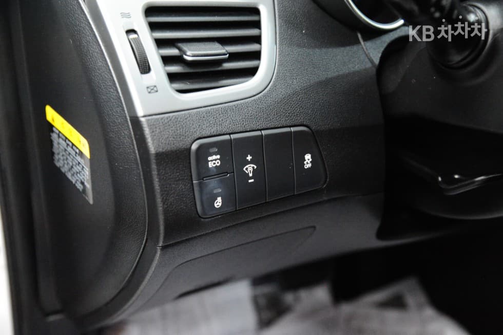 Хюндай The New (фейслифт) Avante (Elantra)1.6 GDi Modern Стандартен - 12