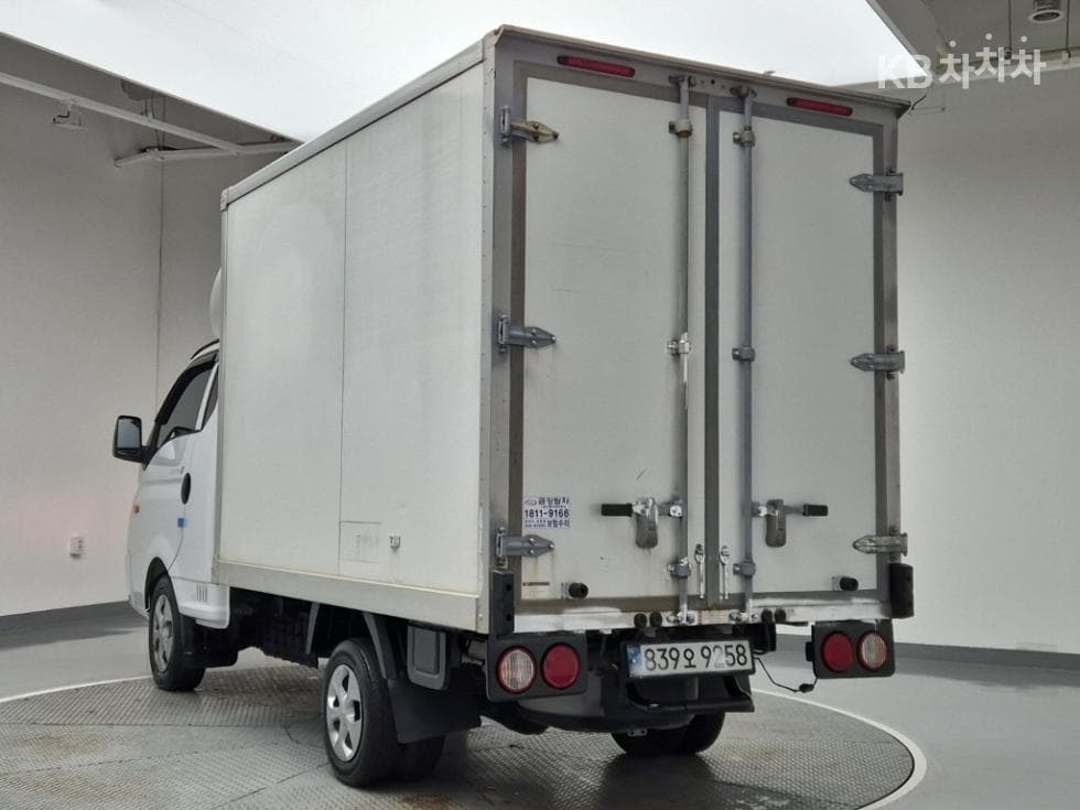 Хюндай Porter 2LPG Box Truck Удължено междуосие Super Cab Смарт - 2