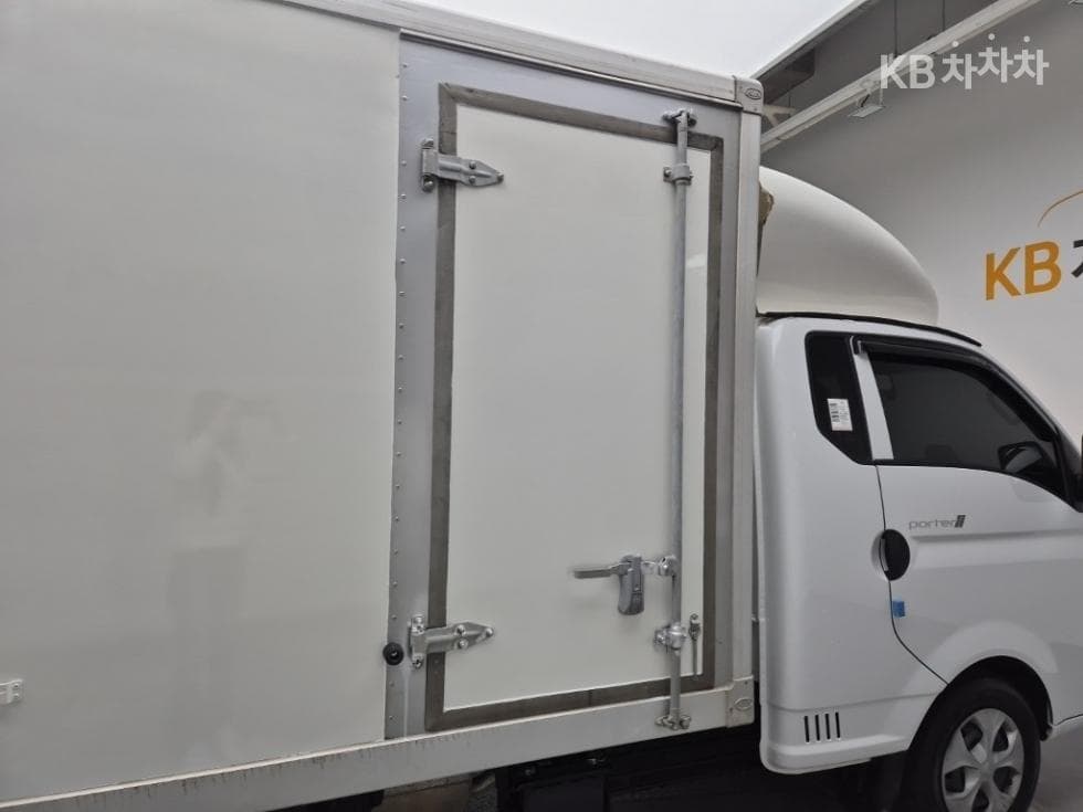 Хюндай Porter 2LPG Box Truck Удължено междуосие Super Cab Смарт - 15