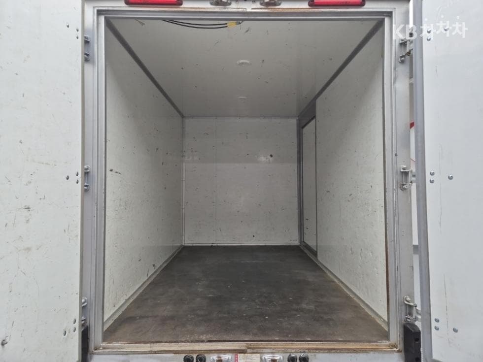 Хюндай Porter 2LPG Box Truck Удължено междуосие Super Cab Смарт - 16