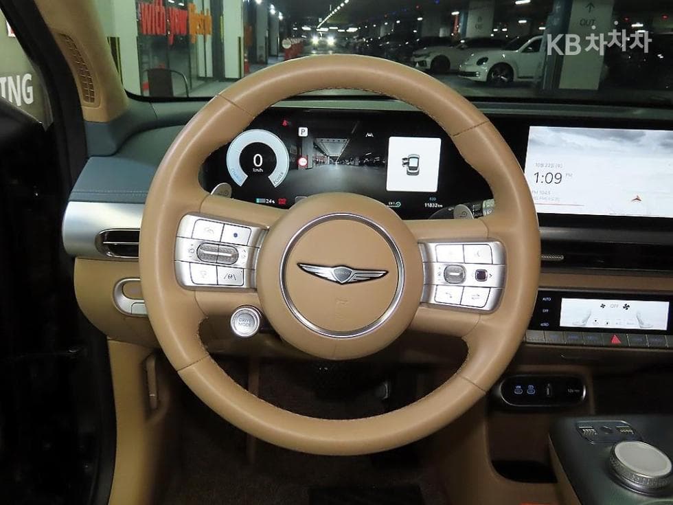 Дженезис GV60Стандартен 2WD Стандартен - 8