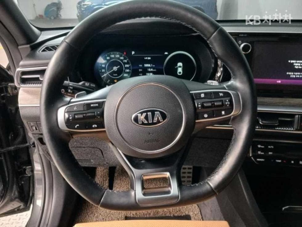 Kia K5 3rd Gen1.6 Gasoline Turbo Signature - 11