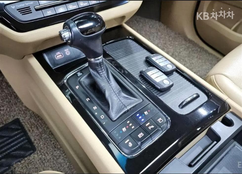 Киа All New Канивал7-местен (Лимузин) 2.2 Дизел Лимузин President - 9