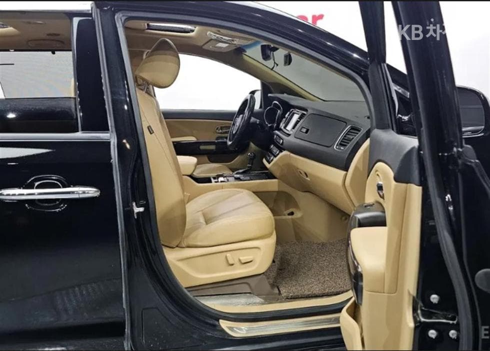 Киа All New Канивал7-местен (Лимузин) 2.2 Дизел Лимузин President - 11