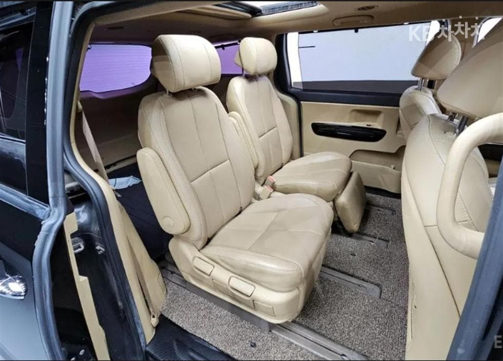 Киа All New Канивал7-местен (Лимузин) 2.2 Дизел Лимузин President - 12