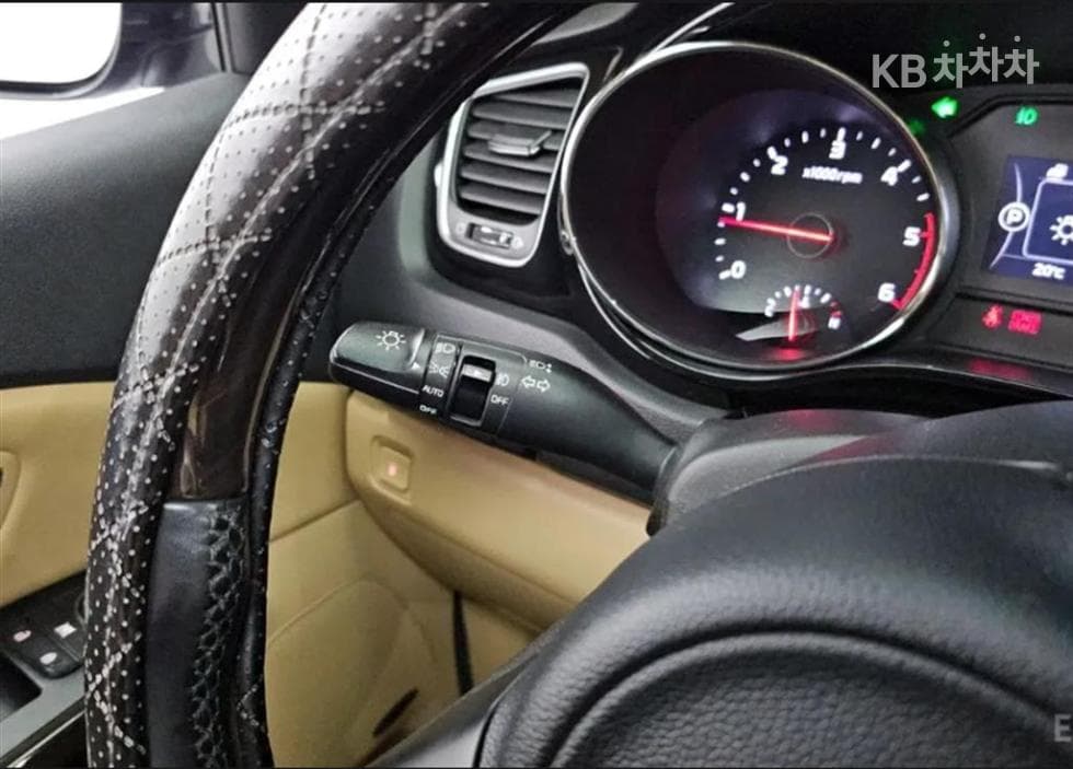 Киа All New Канивал7-местен (Лимузин) 2.2 Дизел Лимузин President - 17