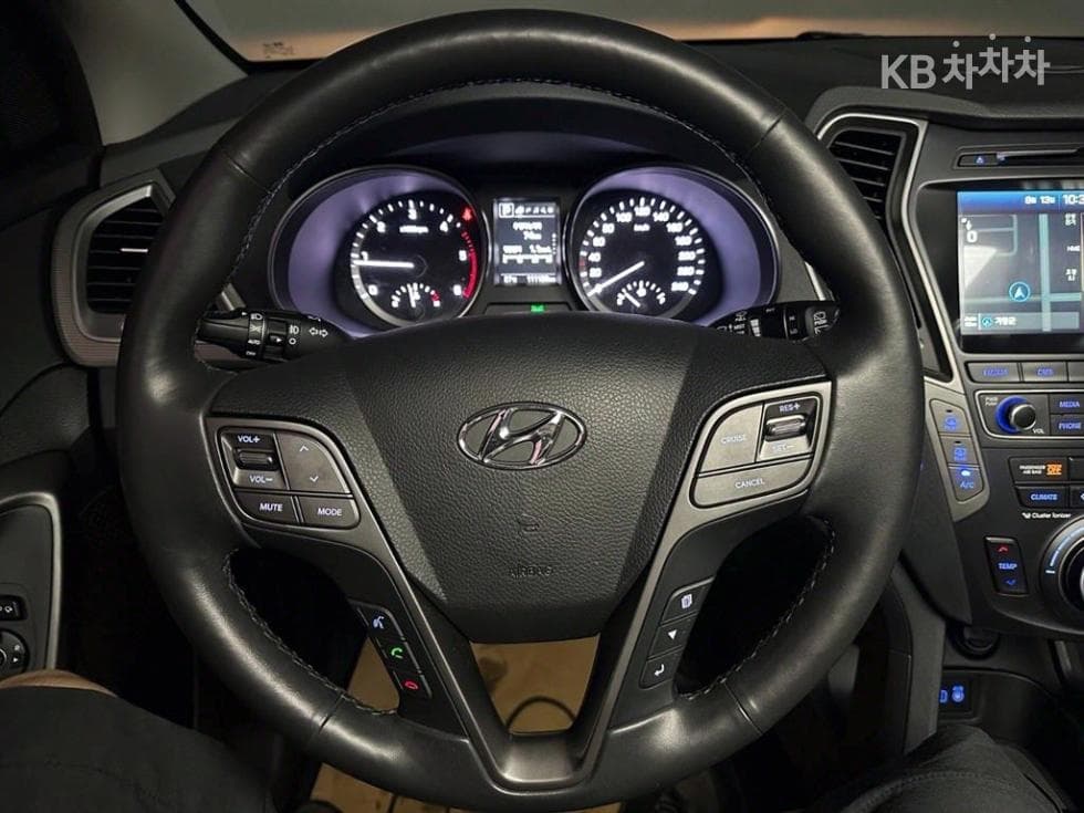 Хюндай The New (фейслифт) 맥스CruzeДизел(e-VGT)R2.2 4x4 파이니스트 에디션 6Местен승 - 12