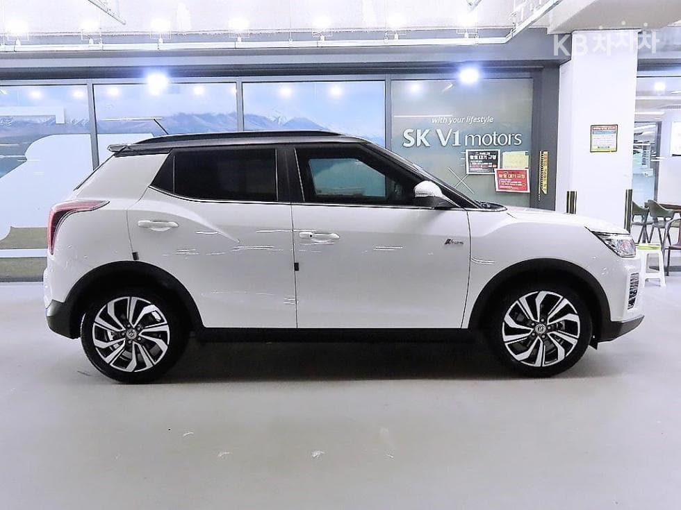 KG Mobility VERY New Tivoli Petrol V5 2WD Base - Image 3