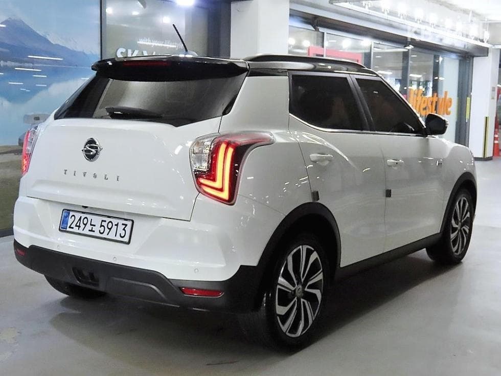 KG Mobility VERY New Tivoli Petrol V5 2WD Base - Image 4