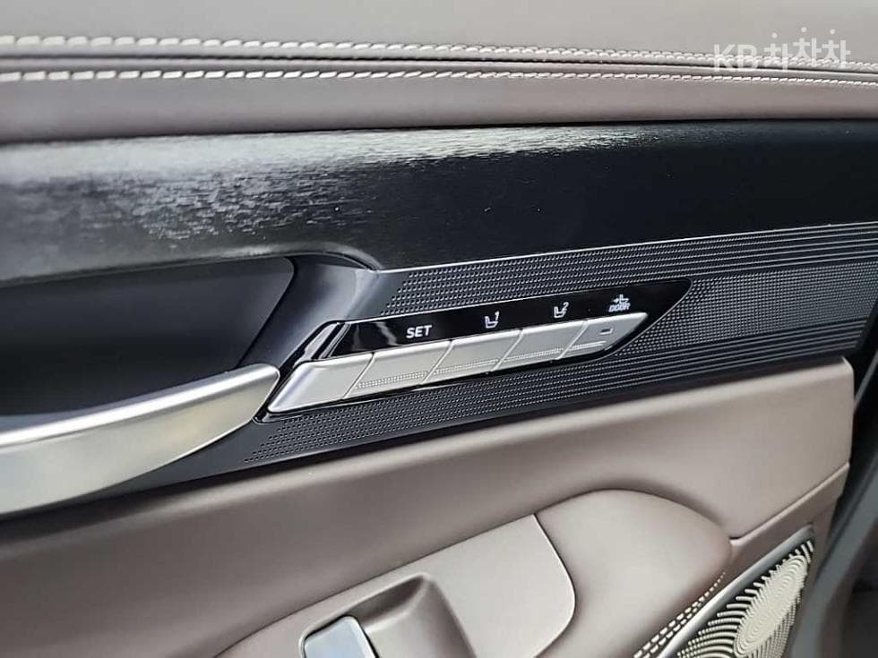 Genesis EQ9005.0 GDI AWD Prestige - 15