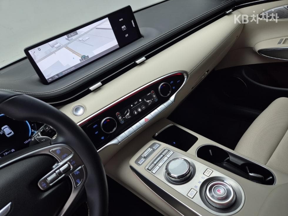 Дженезис GV70Бензин 2.5T AWD - 10