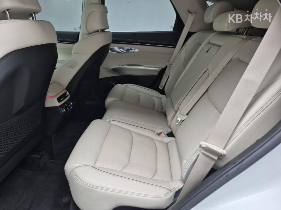 Дженезис GV70Бензин 2.5T AWD - 12