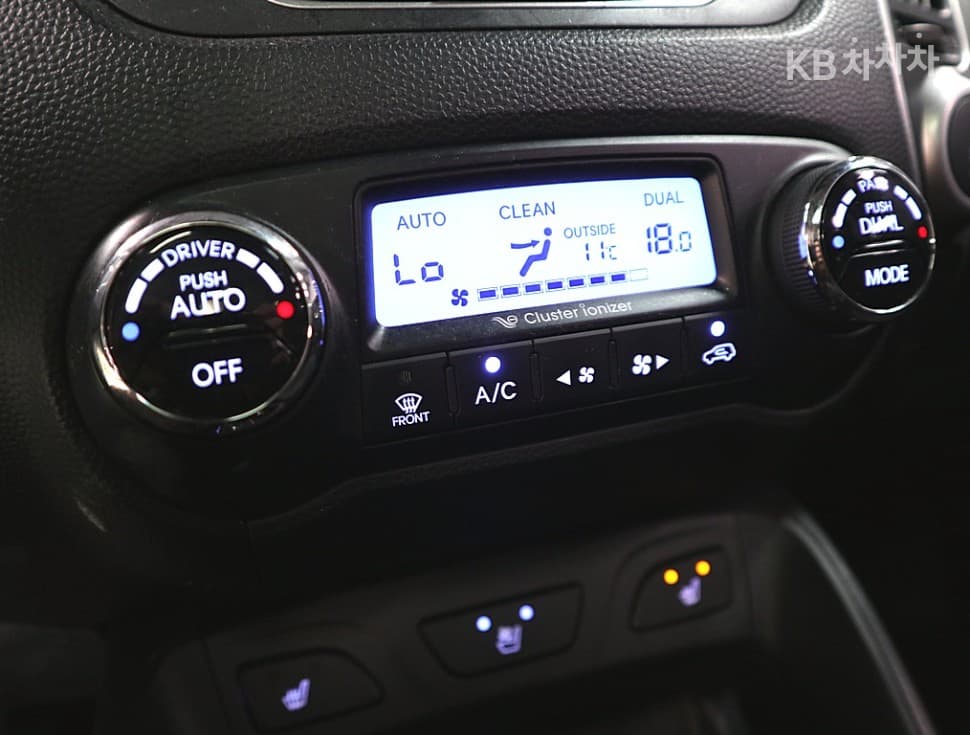 Хюндай ТуксонixДизел 2WD LX20 Смарт팩 - 13