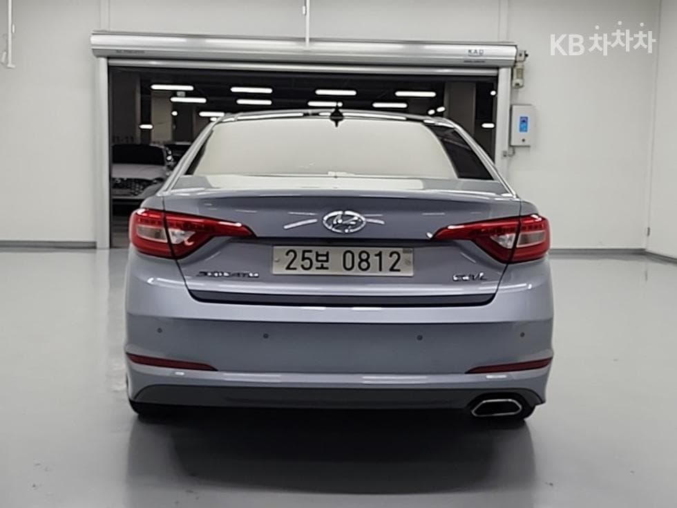 Hyundai LF Sonata 2.0 CarePlus - Image 3