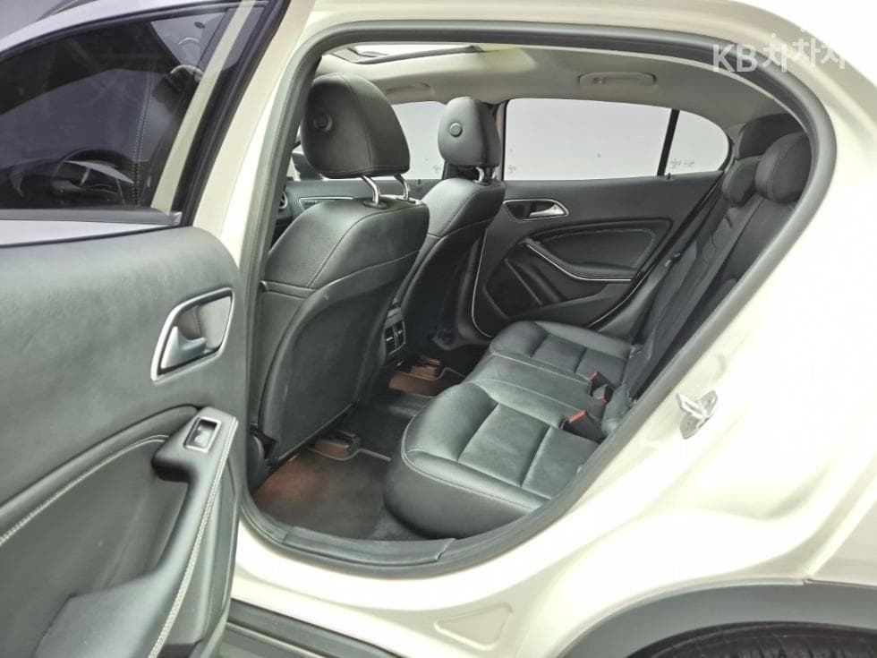 (45no3286)Mercedes-Benz GLA X156GLA200 d - 9