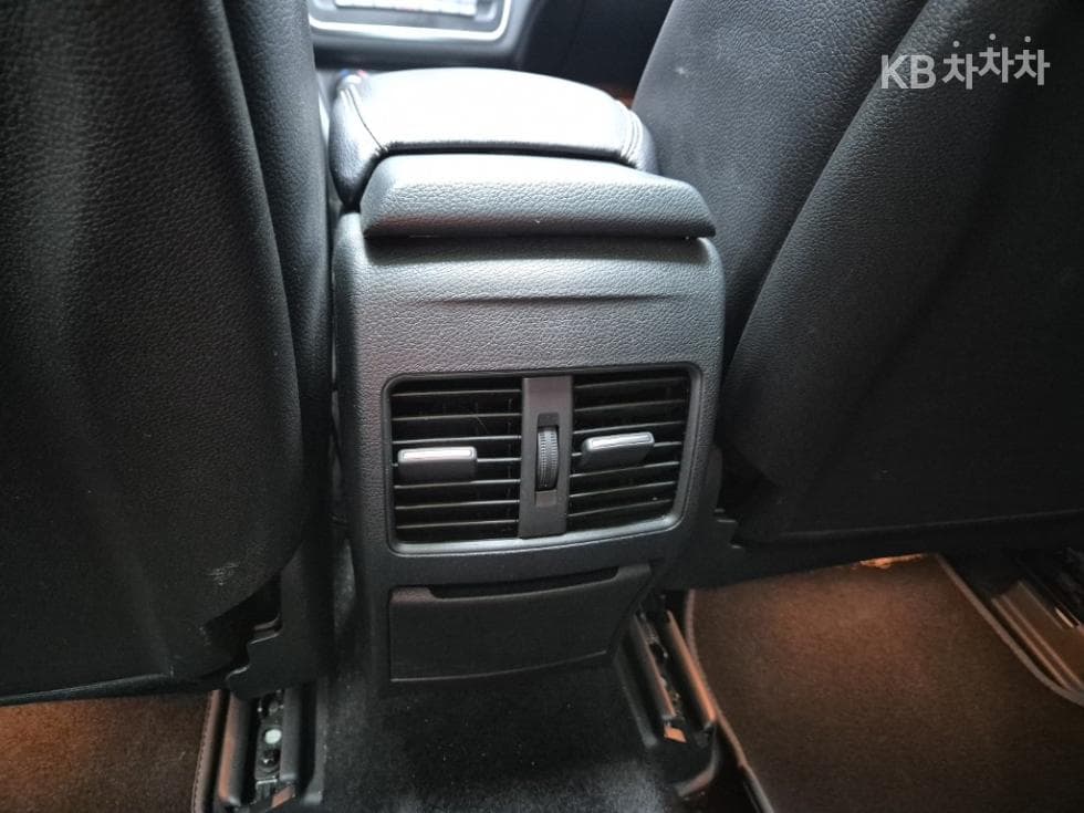 (45no3286)Mercedes-Benz GLA X156GLA200 d - 18