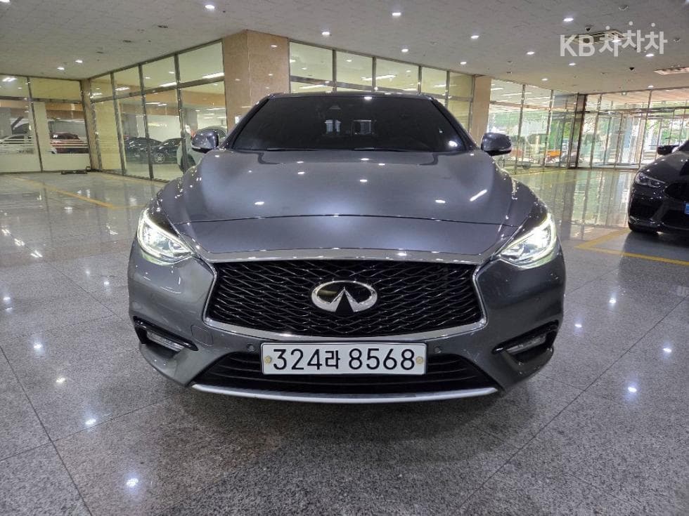 Местен피니티 Q302.0t ESSENTIAL - 2