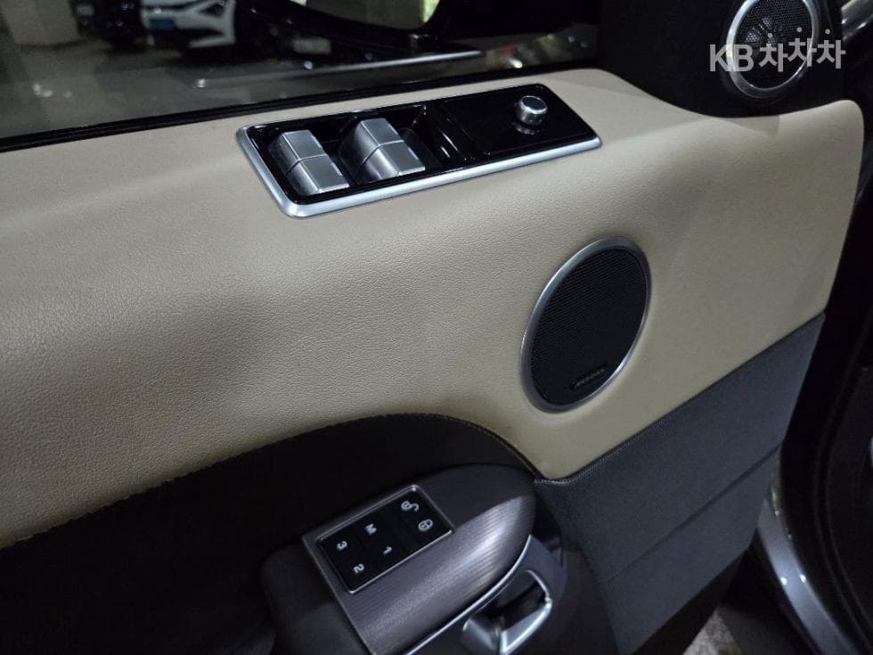 Land Rover Нов Рендж Ровер Спорт3.0 SDV6 HSE Динамик - 15