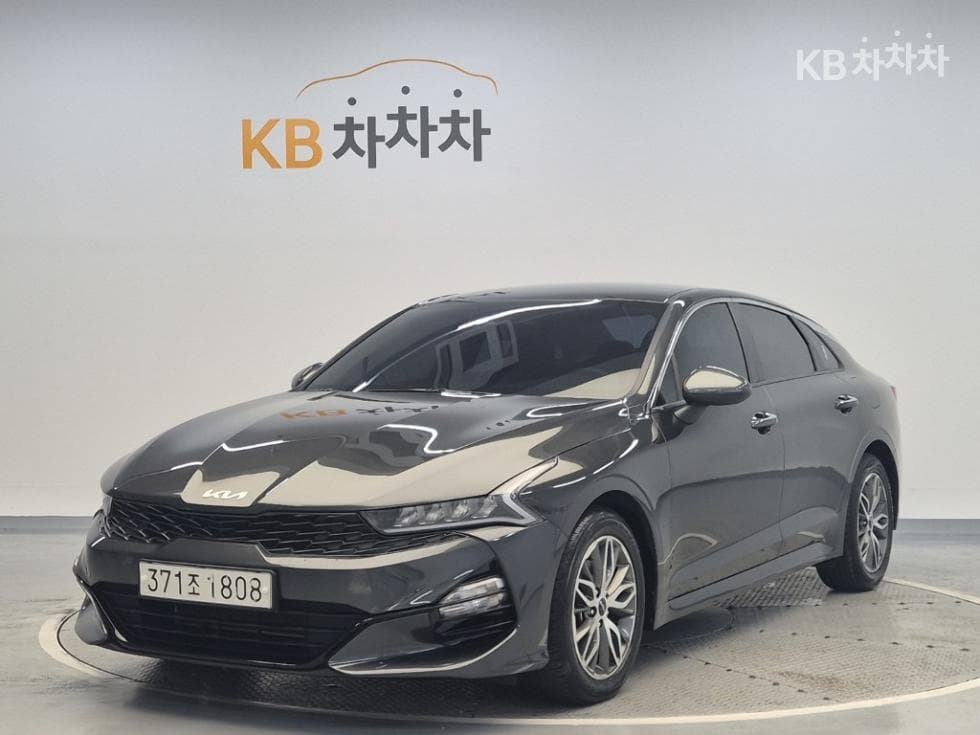 Киа K5 3-토 поколение 2.0 Бензин Тренди - Image 1