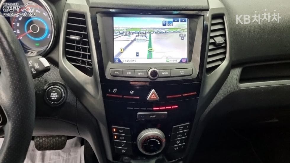 КейДжи Мобилити Тиволи 아머1.6 Бензин 기어 에디션 2WD - 12