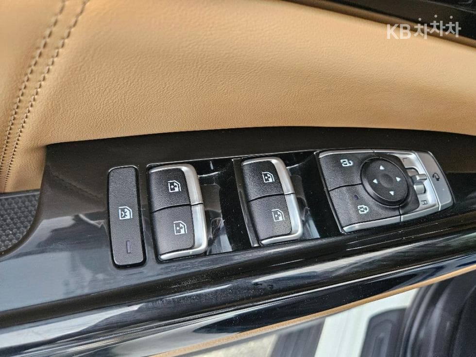 Киа Канивал 4-то поколениеD2.2 9-местен Signature - 11