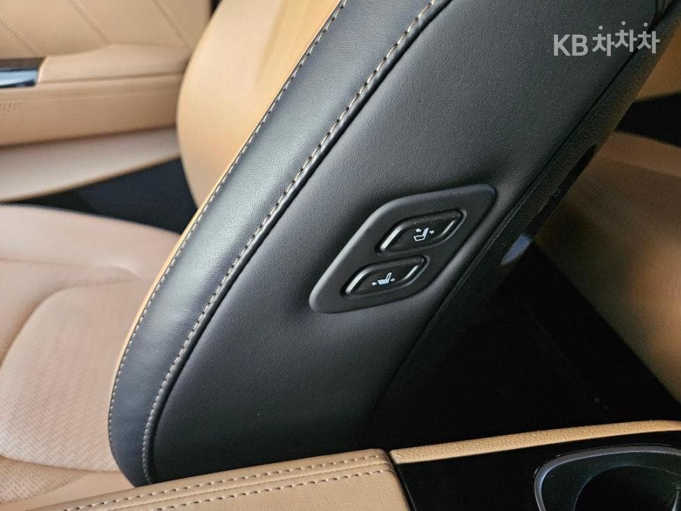 Киа Канивал 4-то поколениеD2.2 9-местен Signature - 22