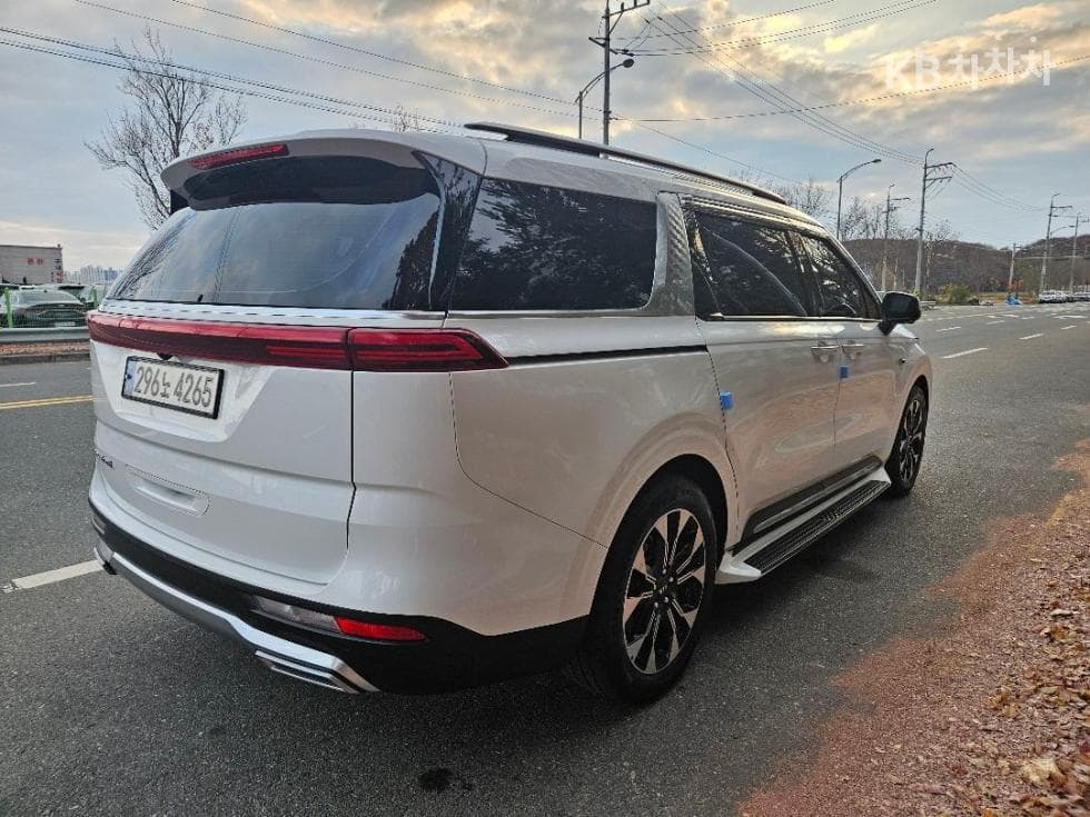 Киа Канивал 4-то поколениеD2.2 9-местен Signature - 24