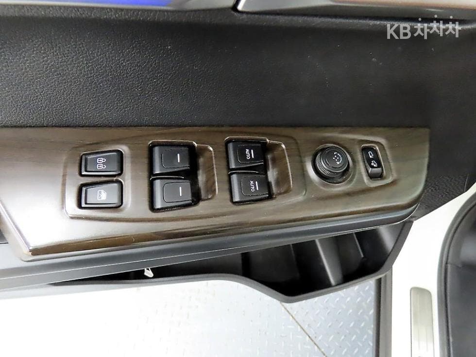 КейДжи Мобилити 토레스(J100)1.5 GDI Турбо T7 - 11
