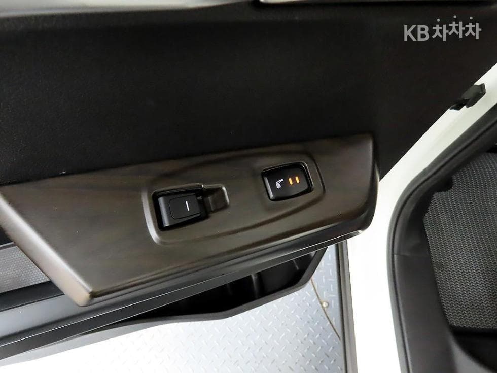 КейДжи Мобилити 토레스(J100)1.5 GDI Турбо T7 - 12